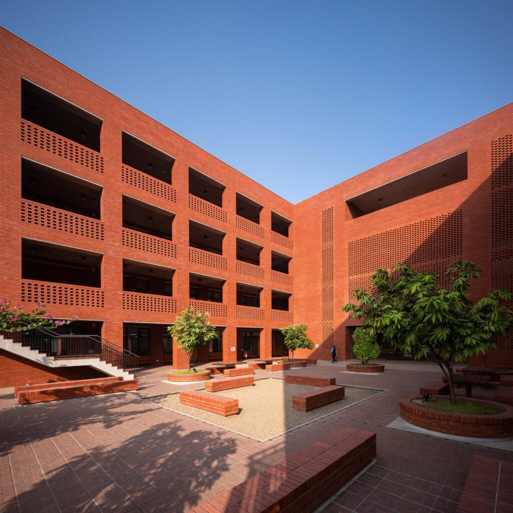 Aga khan academy / feilden clegg bradley studios + shatotto