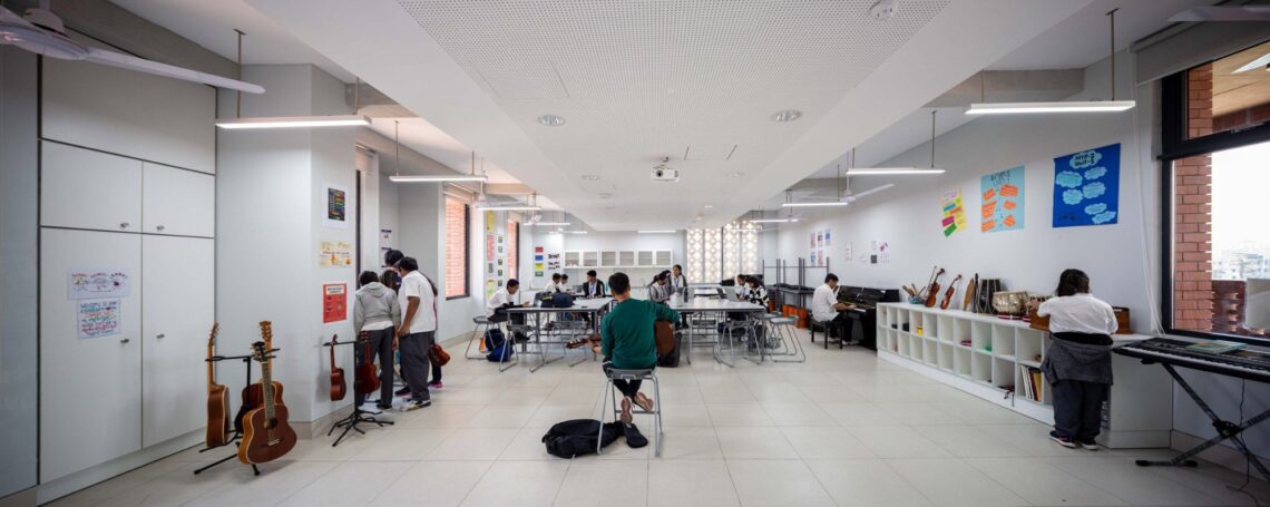 Aga khan academy / feilden clegg bradley studios + shatotto