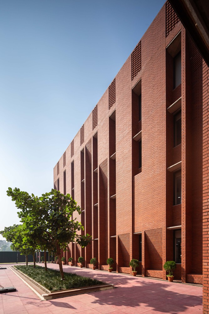 Aga khan academy / feilden clegg bradley studios + shatotto