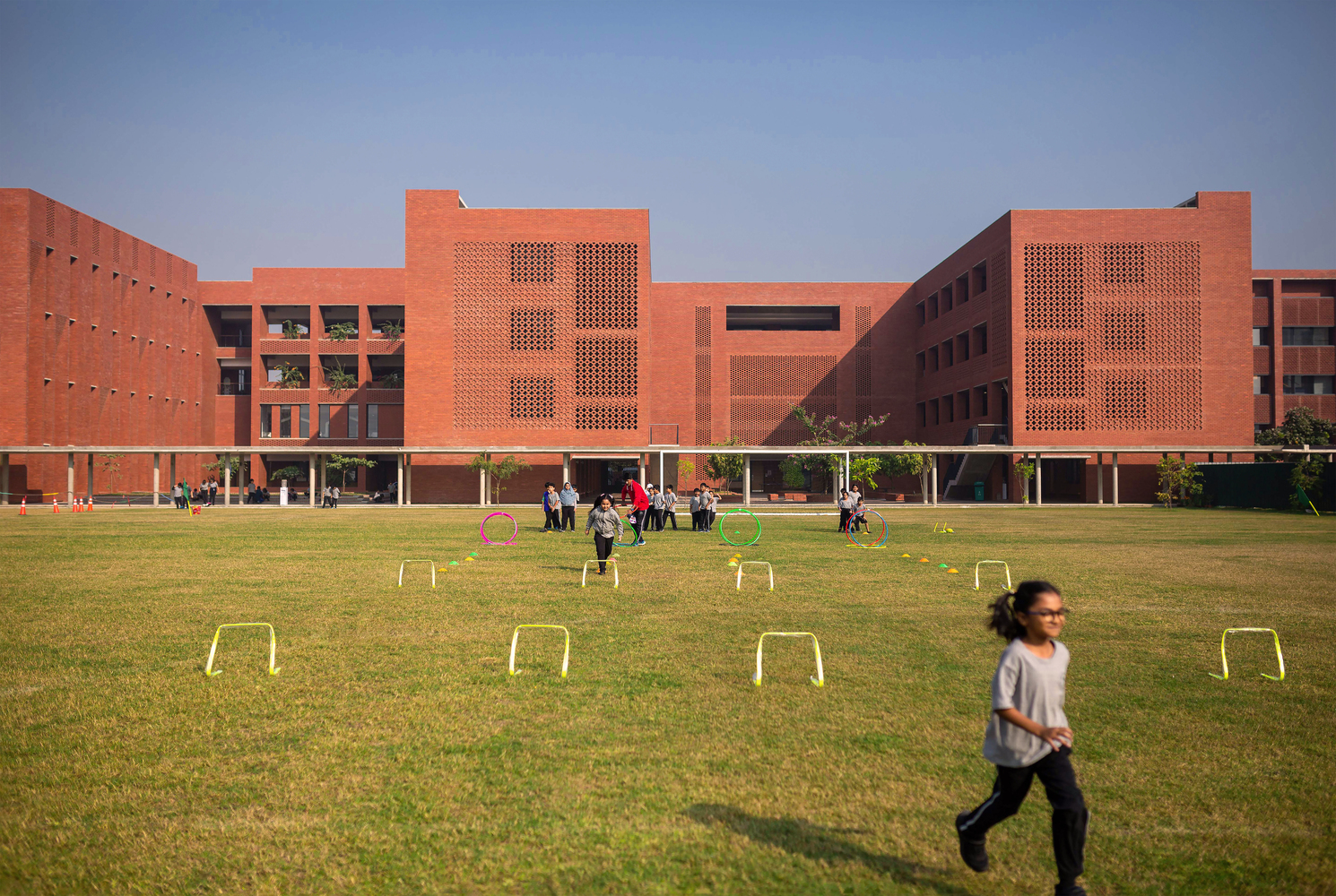 Aga khan academy / feilden clegg bradley studios + shatotto