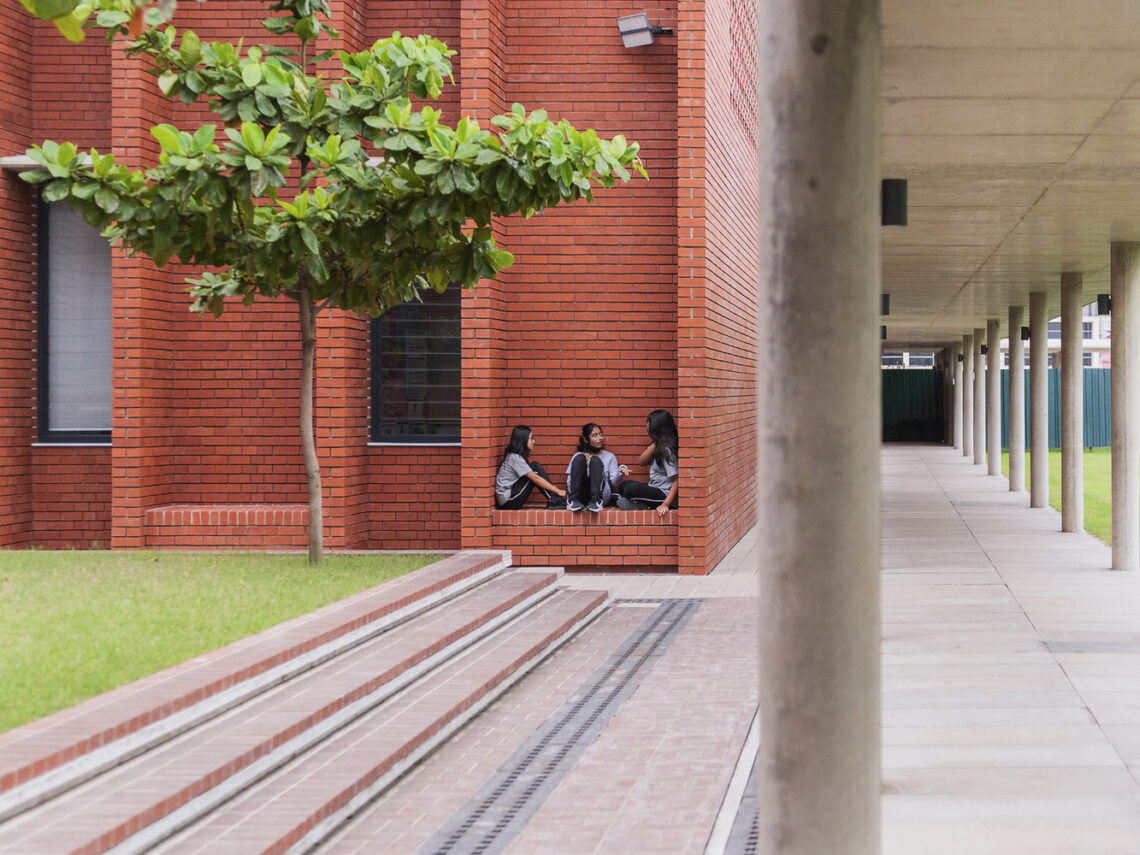 Aga khan academy / feilden clegg bradley studios + shatotto