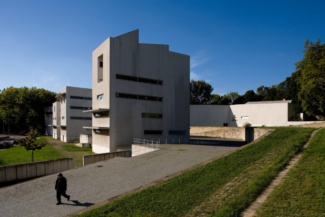 Álvaro siza vieira: biography, works, awards
