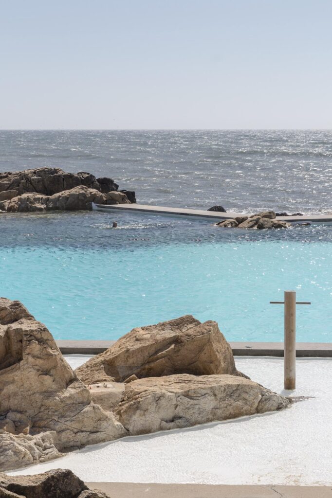 Alvaro siza vieira giovanni amato piscina das mares 2