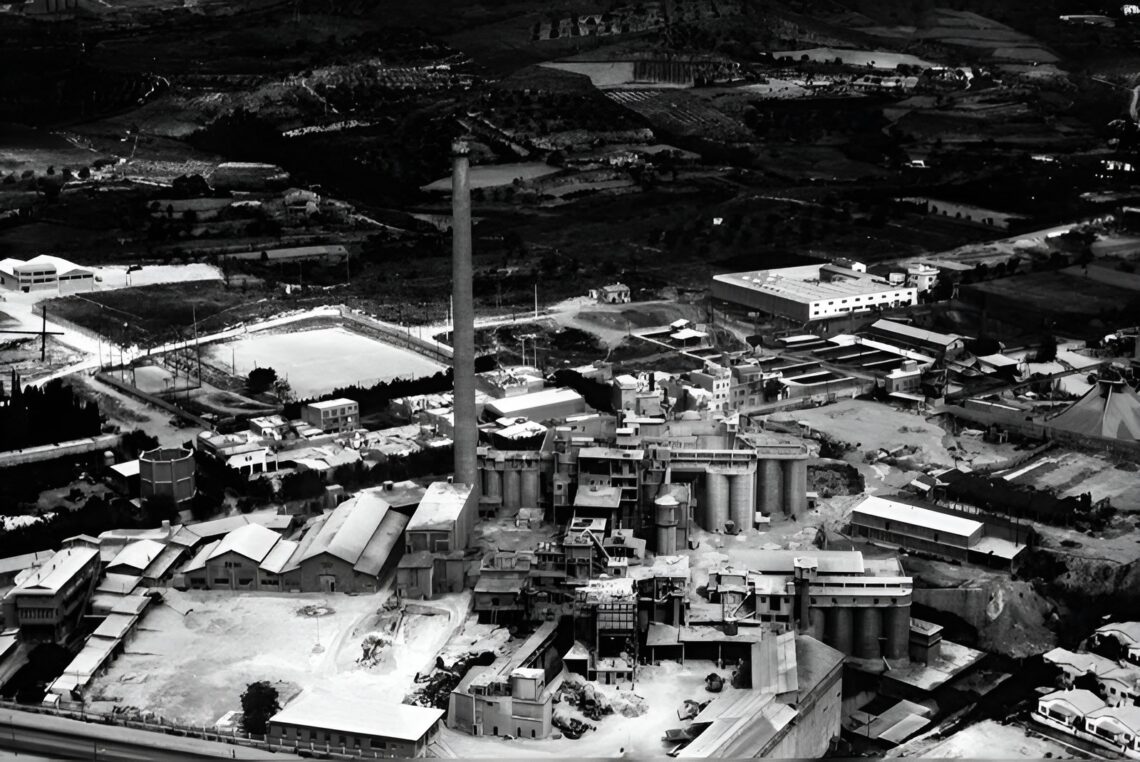 La fábrica / ricardo bofill taller de arquitectura | classics on architecture lab