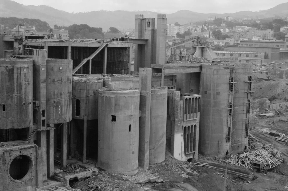 La fábrica / ricardo bofill taller de arquitectura | classics on architecture lab