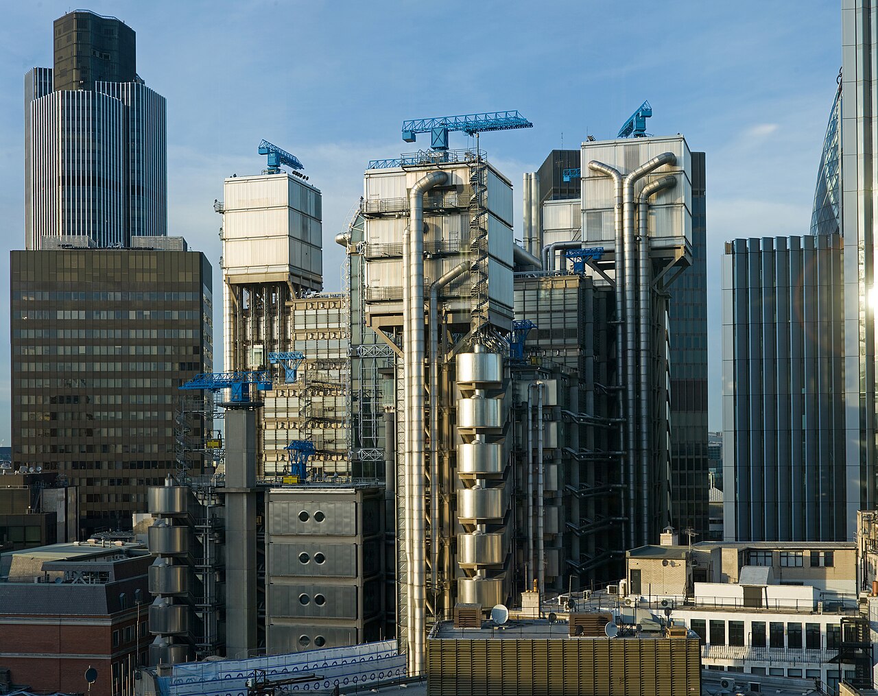 Lloyd's of london building / richard rogers | classics on architecture lab