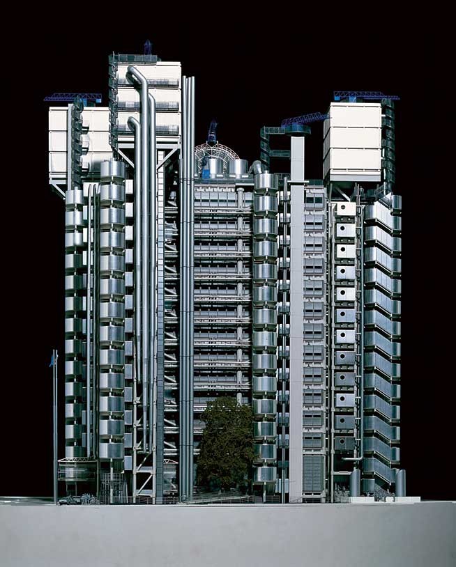 Richard Rogers: Biography, Works, Awards 153 Lloyd's of london building / richard rogers | classics on architecture lab