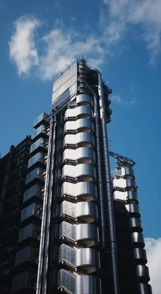 Richard Rogers: Biography, Works, Awards 151 Lloyd's of london building / richard rogers | classics on architecture lab