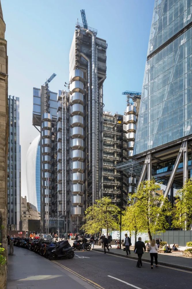 Lloyd's of london building / richard rogers | classics on architecture lab