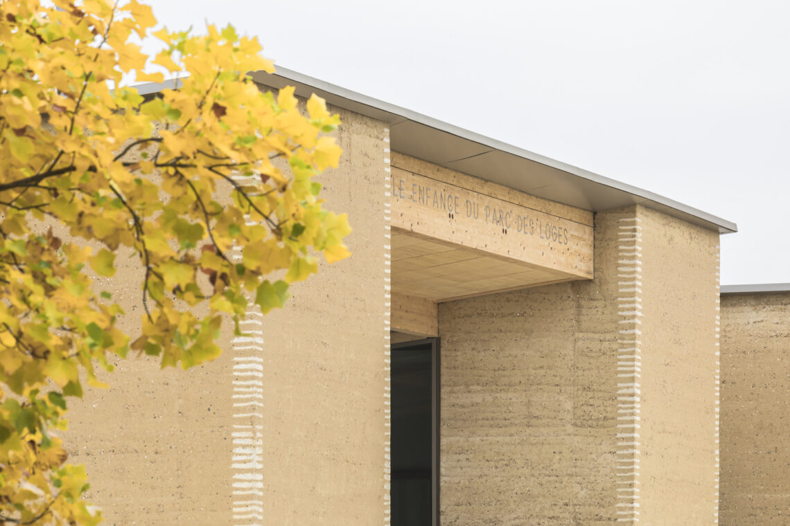 Parc Des Loges Childhood And Sports Center / Hemaa Architectes 9 Parc des loges childhood and sports center / hemaa architectes
