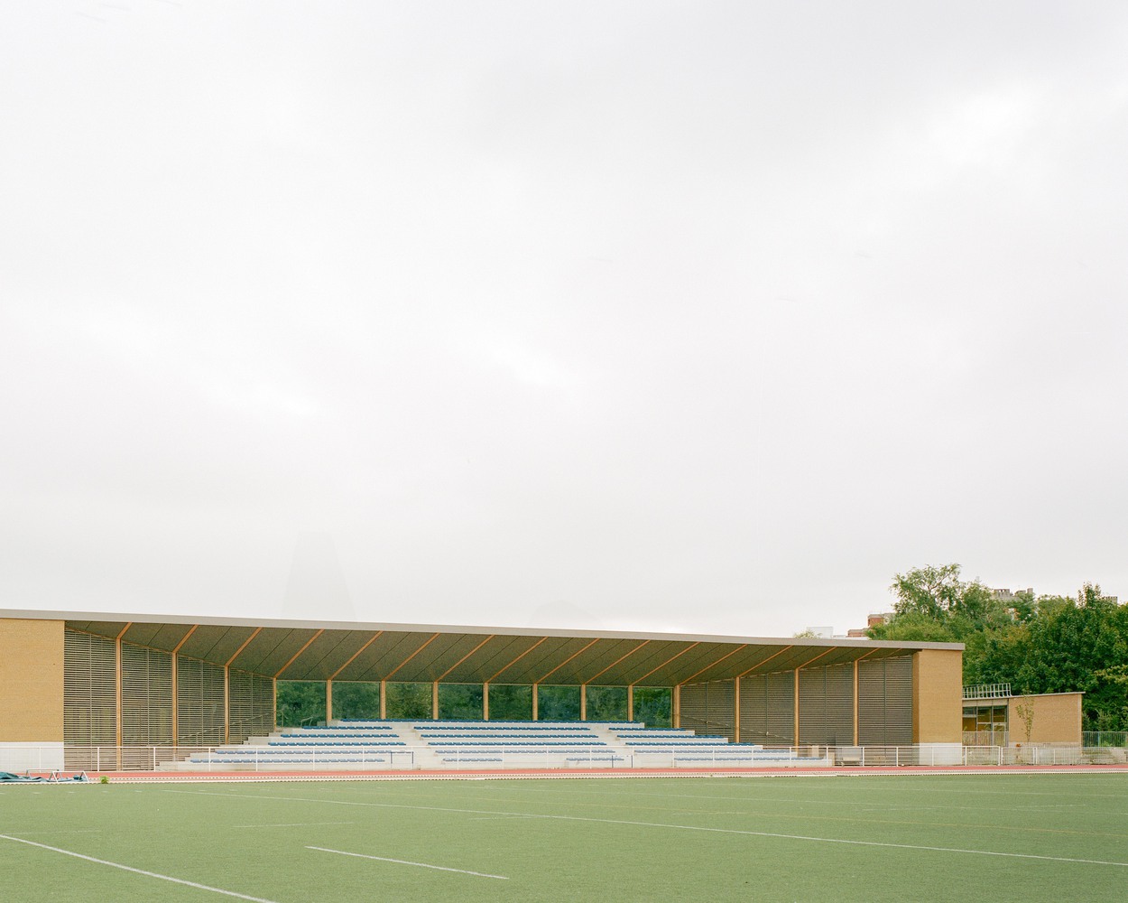 Parc-Des-Loges-Childhood-And-Sports-Center-Hemaa_10 (1) Parc des loges childhood and sports center / hemaa architectes