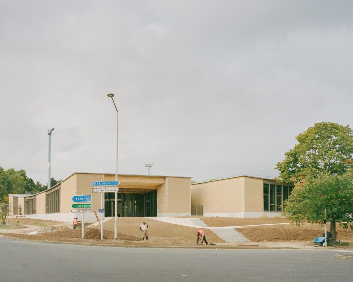 Parc Des Loges Childhood And Sports Center / Hemaa Architectes 7 Parc des loges childhood and sports center / hemaa architectes