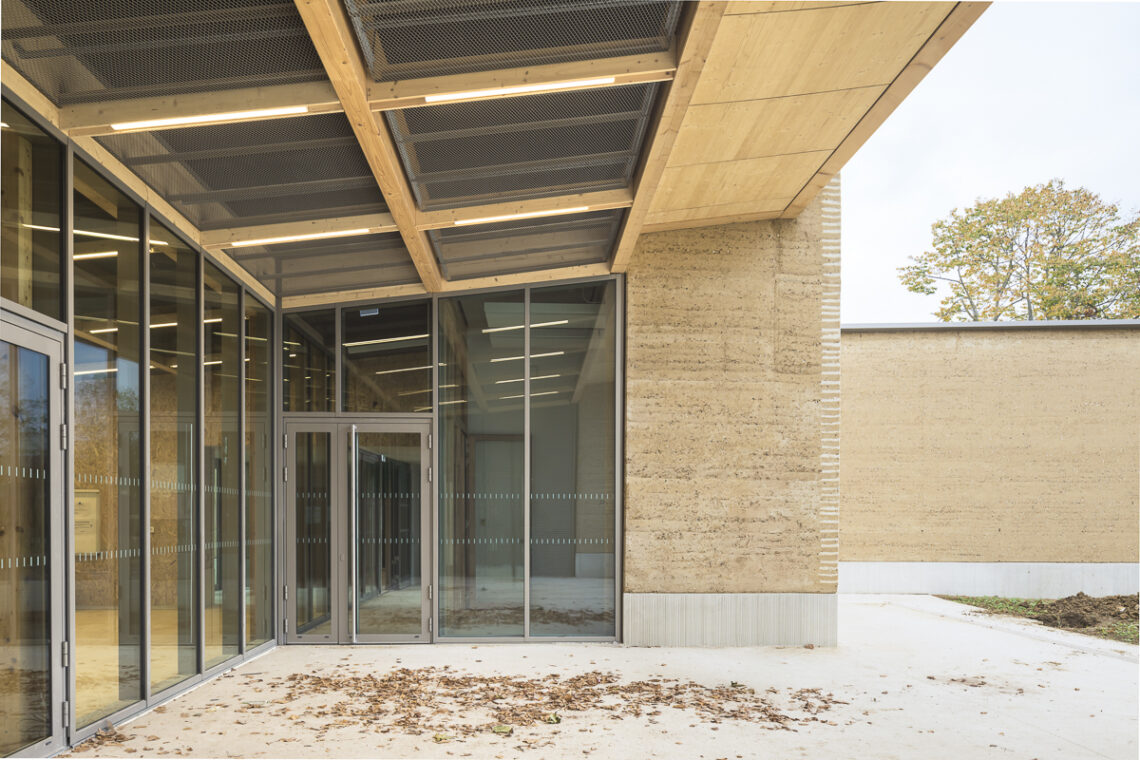 Parc Des Loges Childhood And Sports Center / Hemaa Architectes 11 Parc des loges childhood and sports center / hemaa architectes