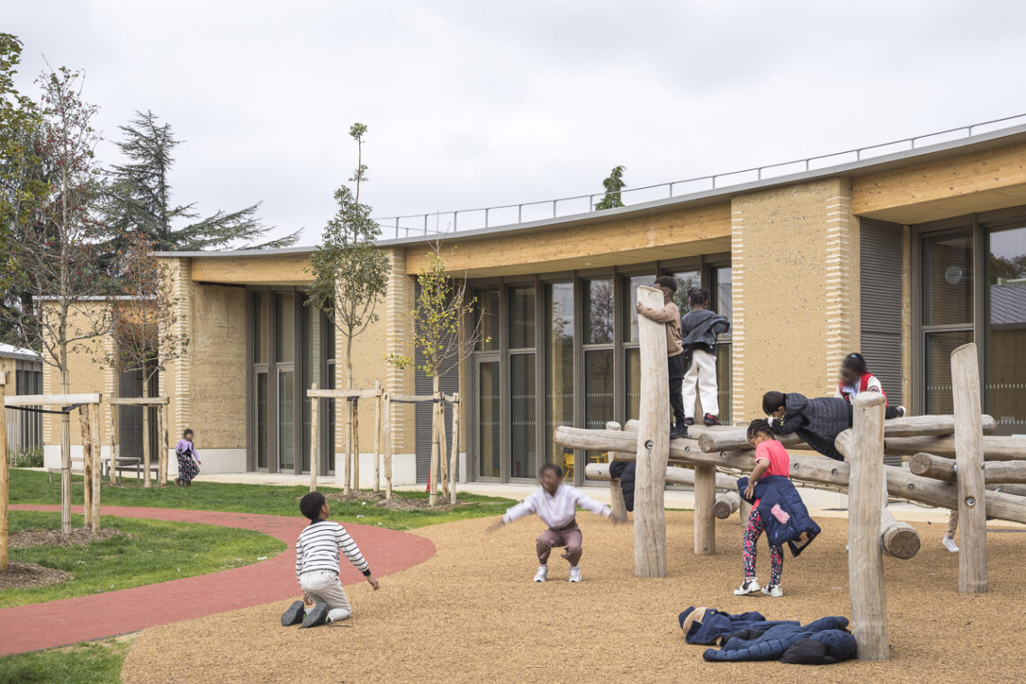Parc Des Loges Childhood And Sports Center / Hemaa Architectes 8 Parc des loges childhood and sports center / hemaa architectes