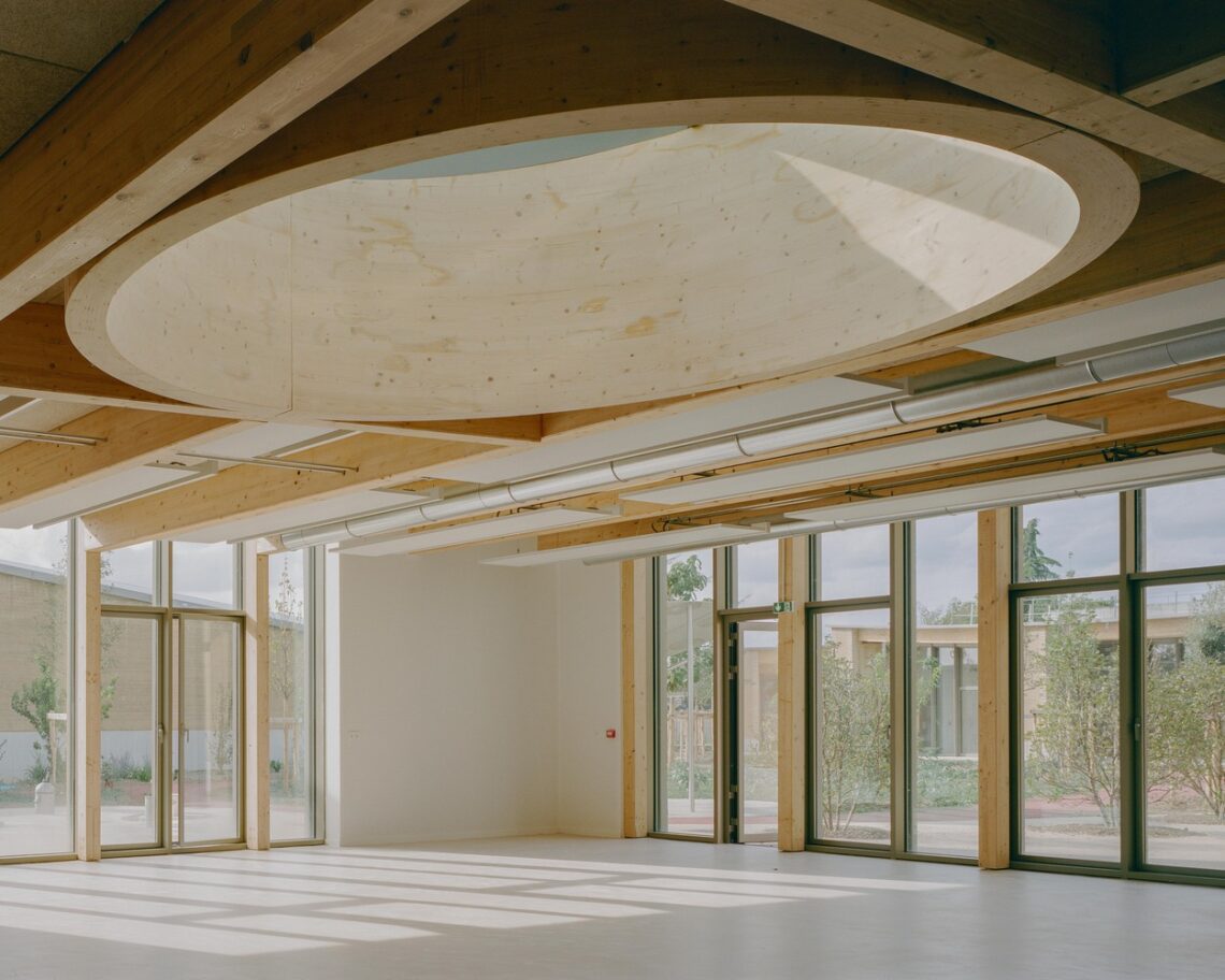 Parc Des Loges Childhood And Sports Center / Hemaa Architectes 1 Parc des loges childhood and sports center / hemaa architectes