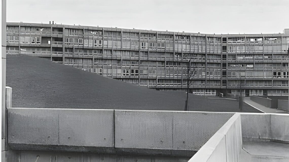 Robin hood gardens / alison and peter smithson | classics on architecture lab