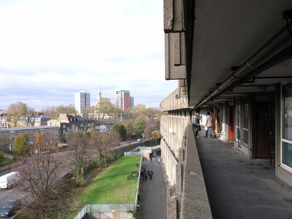 Robin hood gardens / alison and peter smithson | classics on architecture lab
