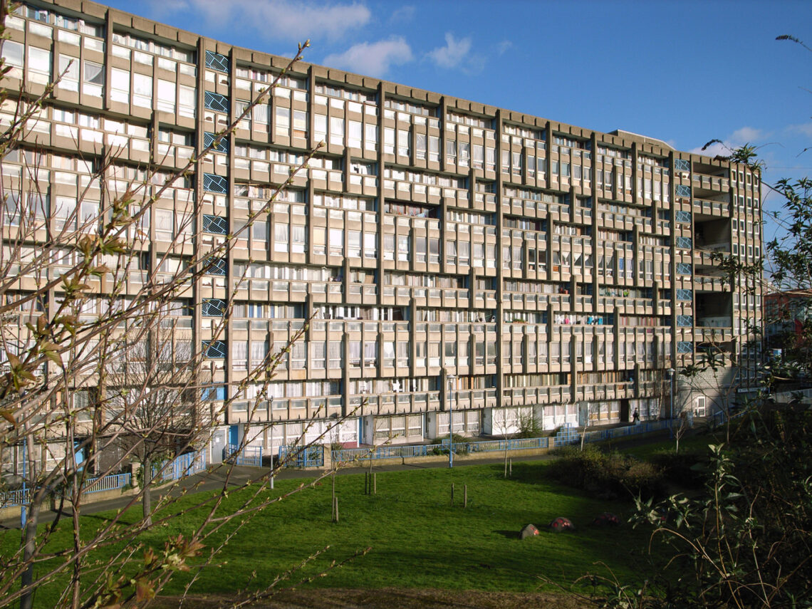 Robin hood gardens / alison and peter smithson | classics on architecture lab