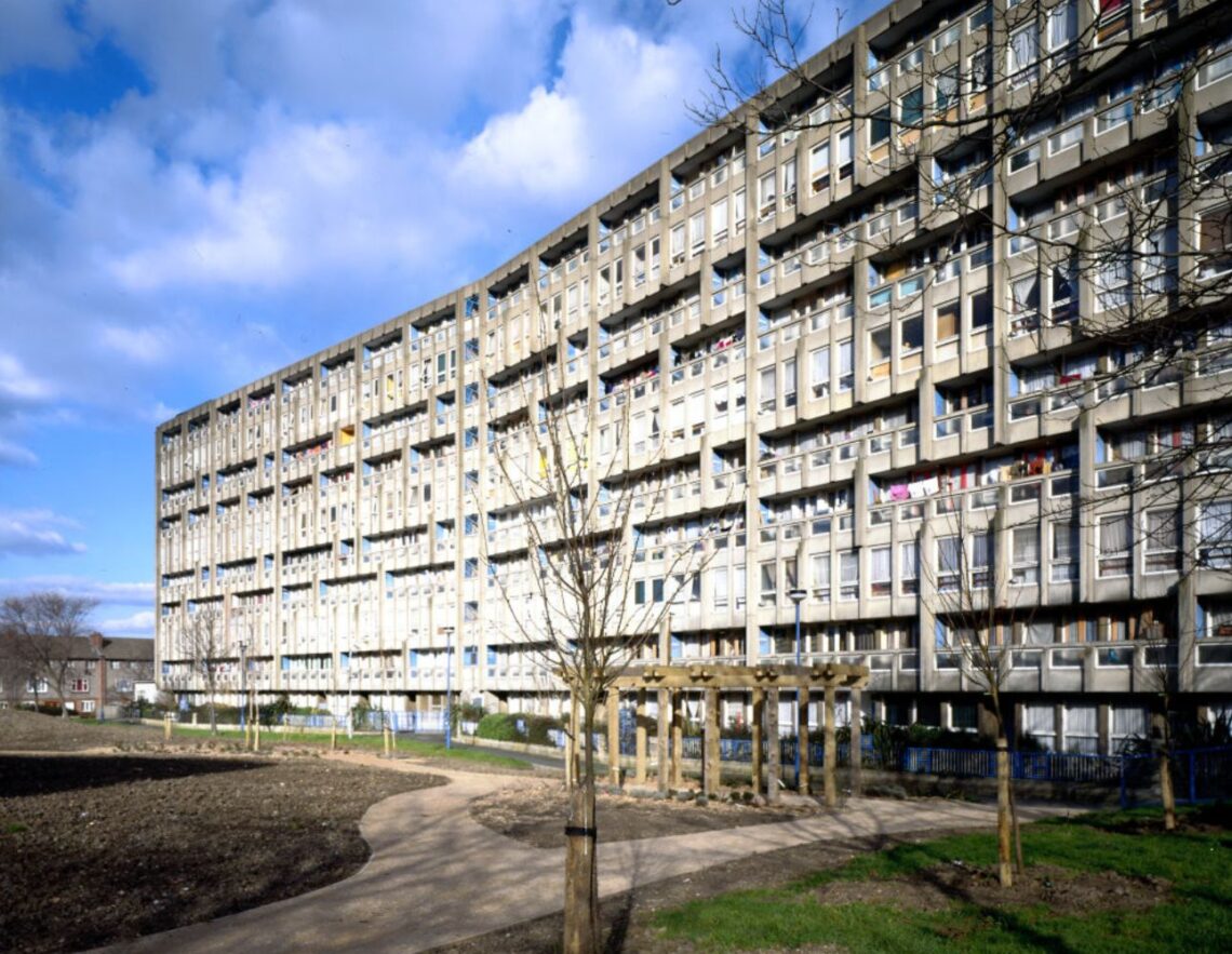 Robin hood gardens / alison and peter smithson | classics on architecture lab
