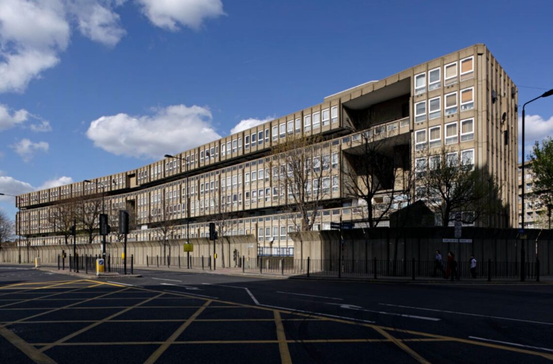 Robin hood gardens / alison and peter smithson | classics on architecture lab