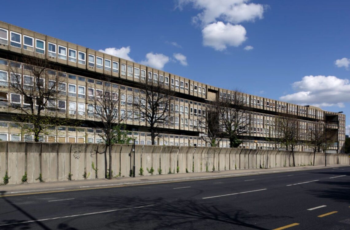 Robin hood gardens / alison and peter smithson | classics on architecture lab