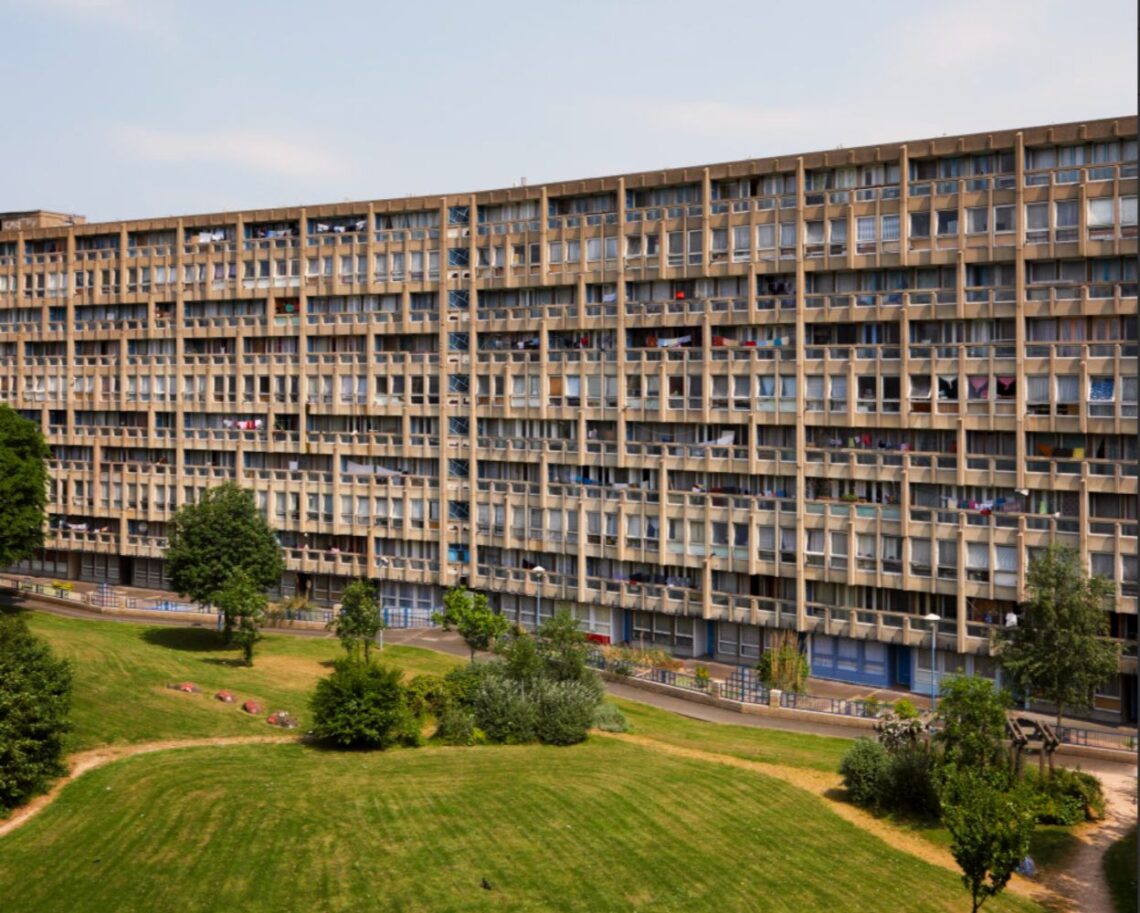 Robin hood gardens / alison and peter smithson | classics on architecture lab