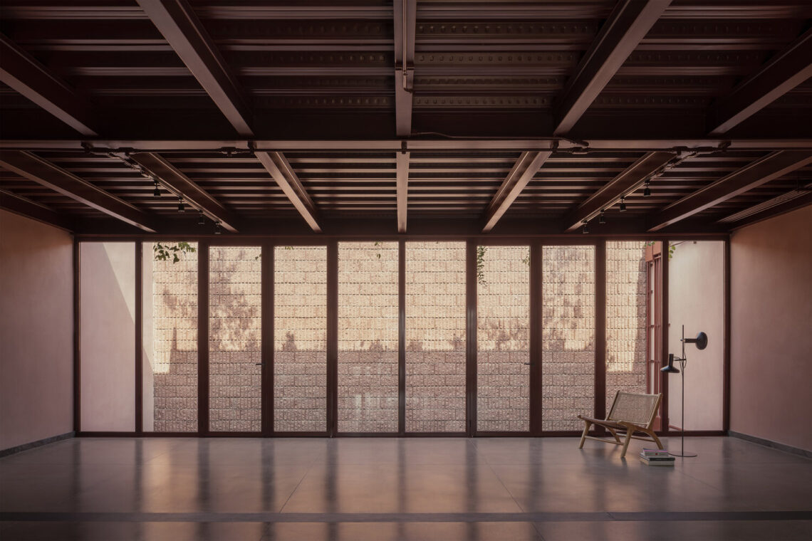 Rosadoce commercial building / reims 502