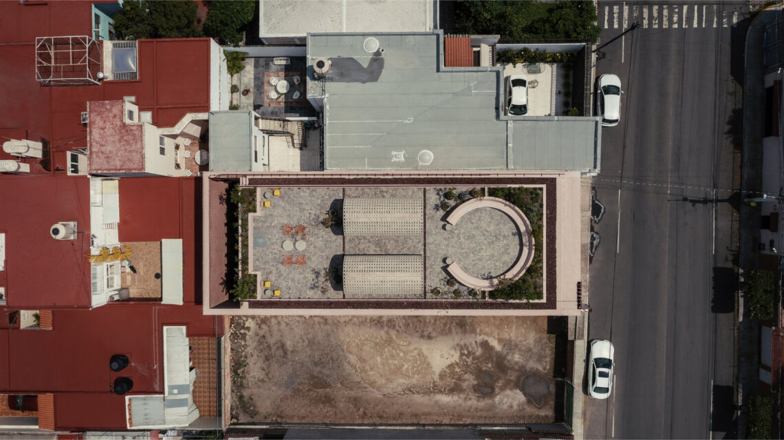 Rosadoce commercial building / reims 502