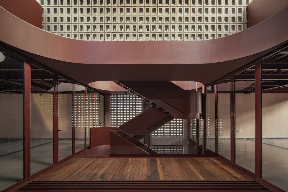Rosadoce commercial building / reims 502
