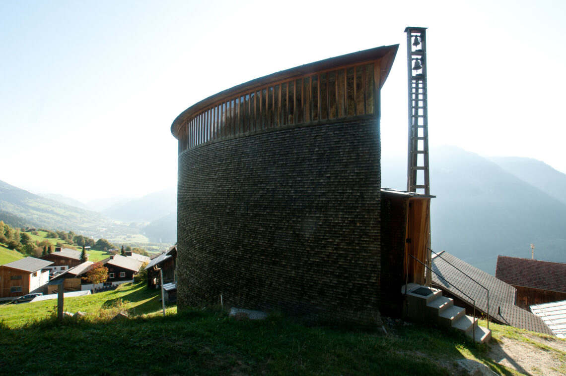 Saint benedict chapel / peter zumthor | classics on architecture lab