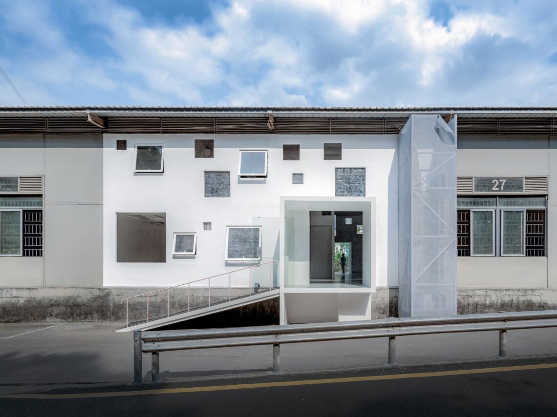 Apelron contemporary / aether architects + archigress