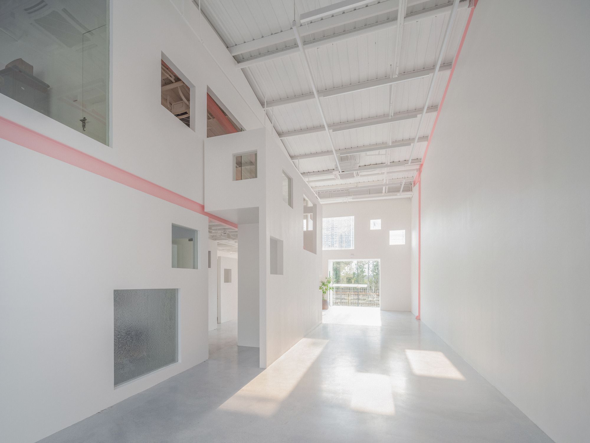 Apelron contemporary / aether architects + archigress