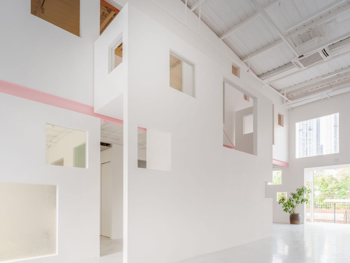 Apelron contemporary / aether architects + archigress