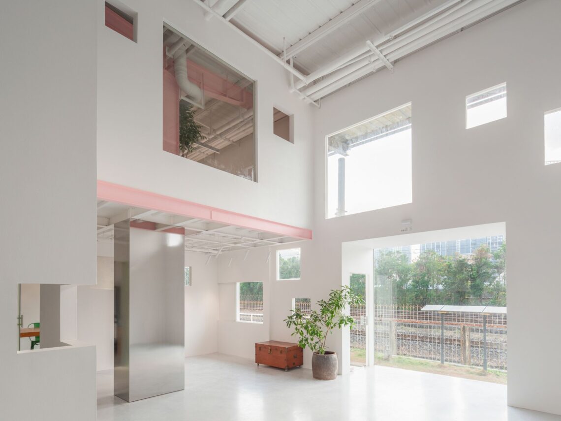 Apelron contemporary / aether architects + archigress