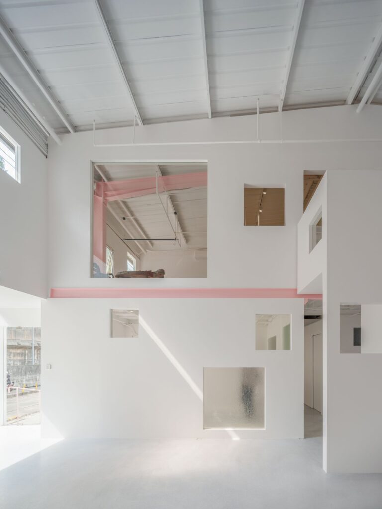 Apelron contemporary / aether architects + archigress