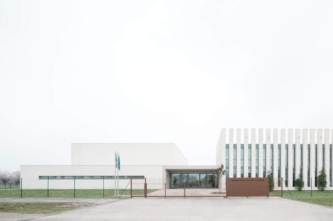Sissa school complex / aaa office
