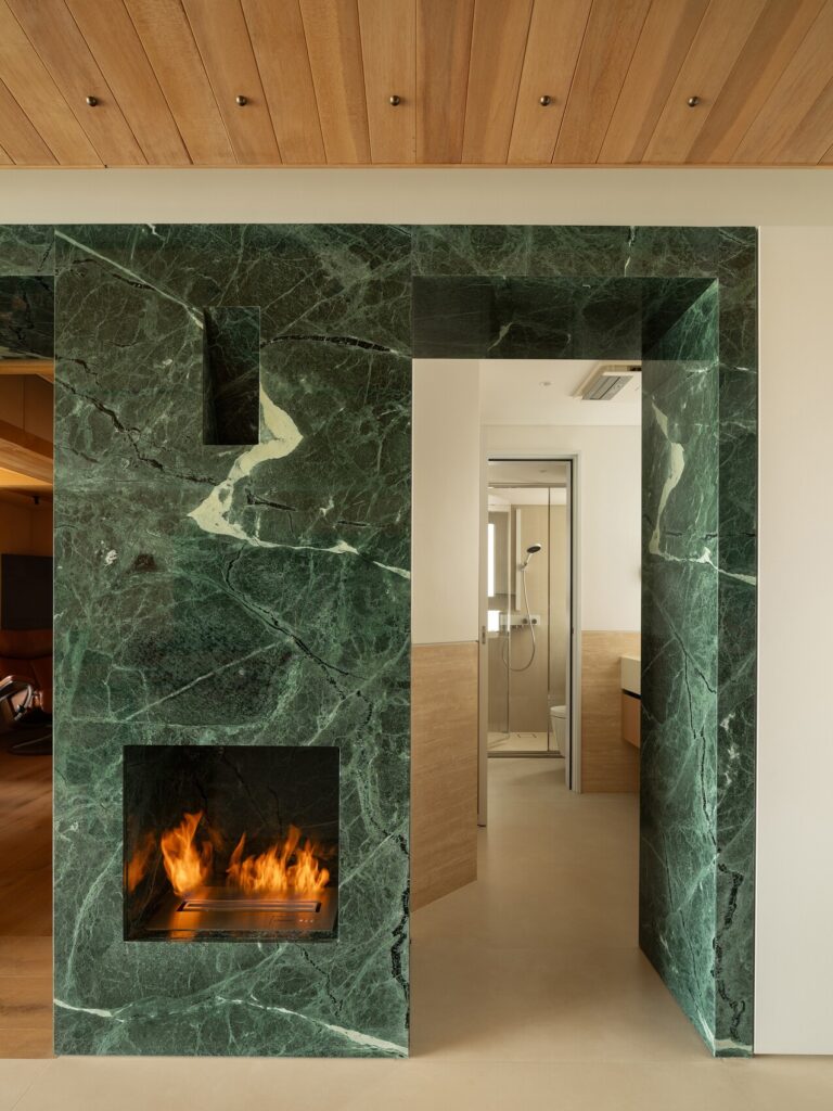 Sonic realm acoustic mansion / value works architects