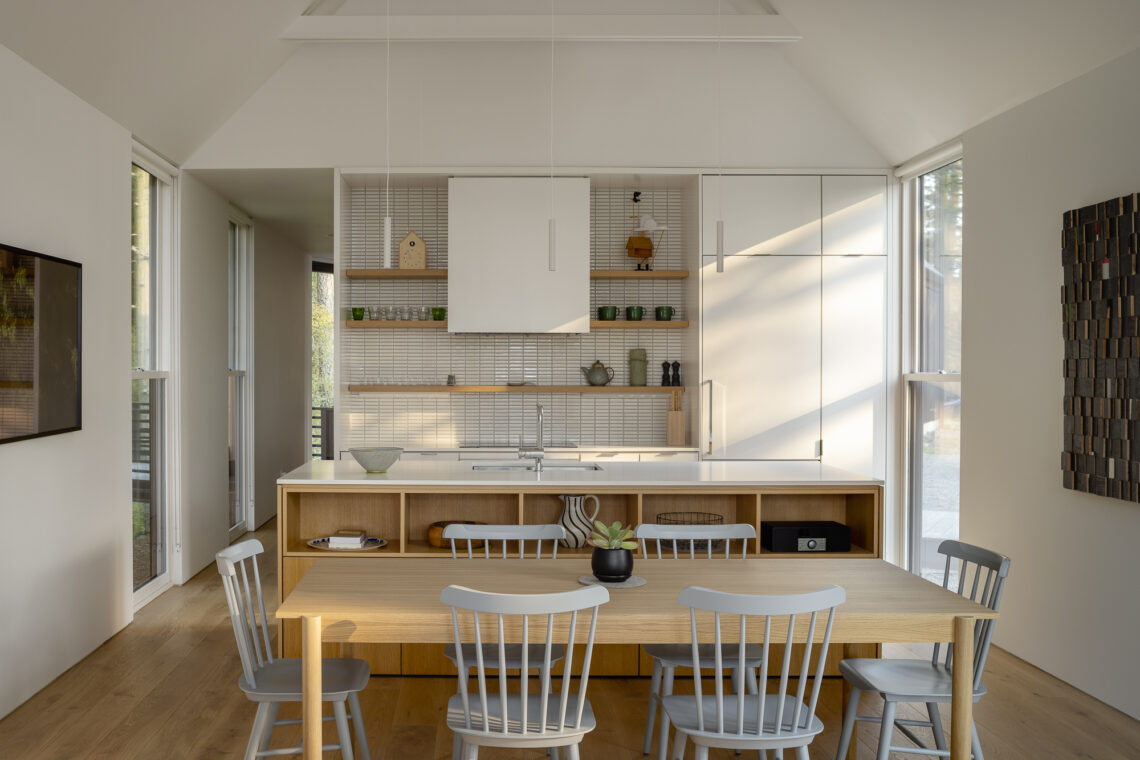 Doe bay retreat / heliotrope architects