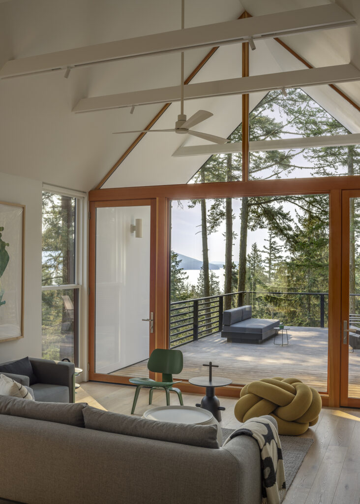 Doe bay retreat / heliotrope architects