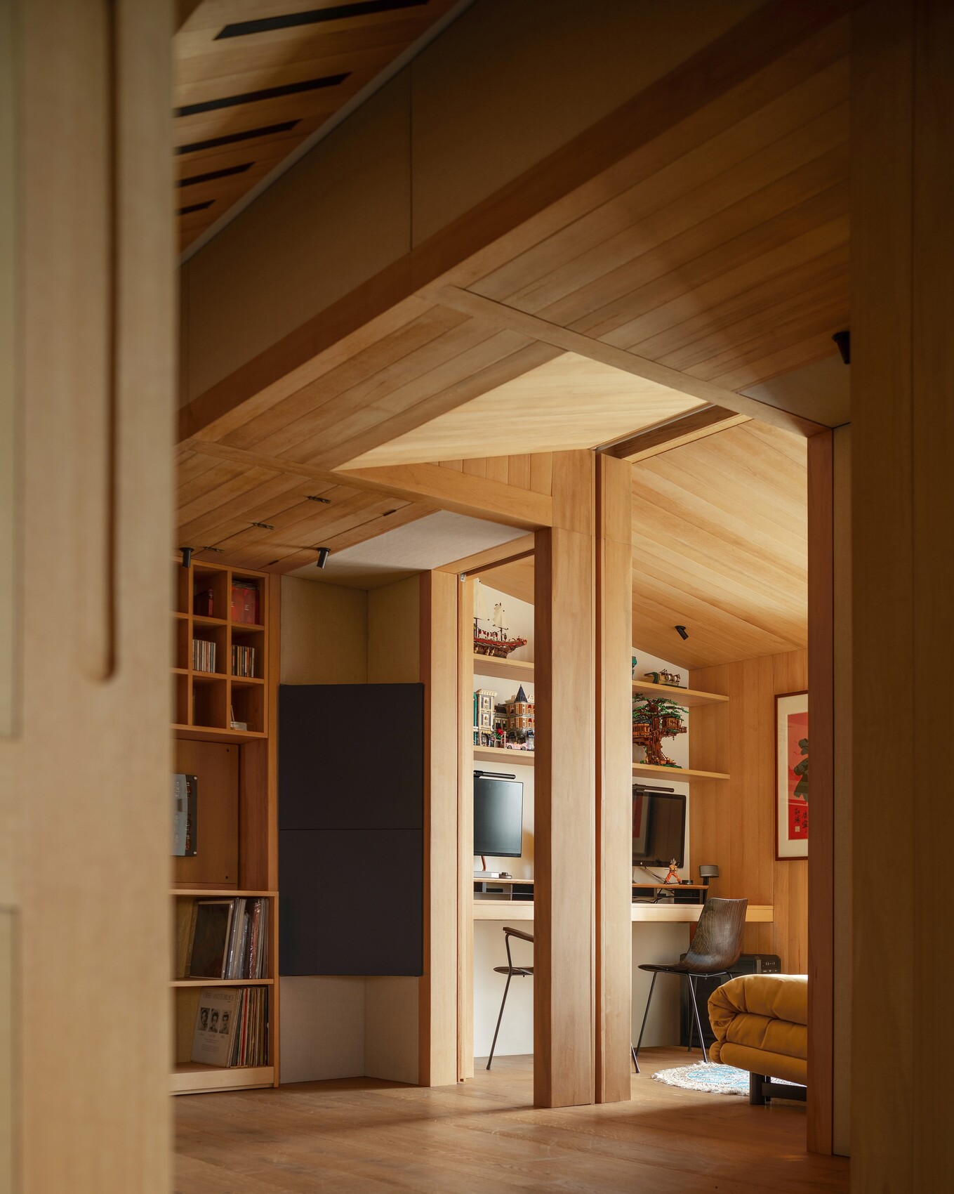 Sonic realm acoustic mansion / value works architects