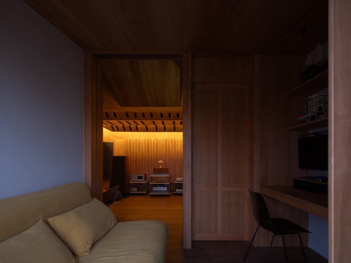 Sonic realm acoustic mansion / value works architects