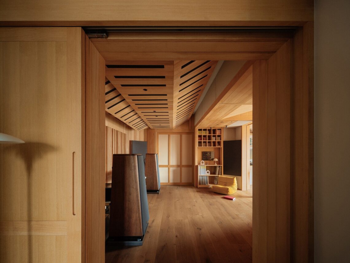 Sonic realm acoustic mansion / value works architects