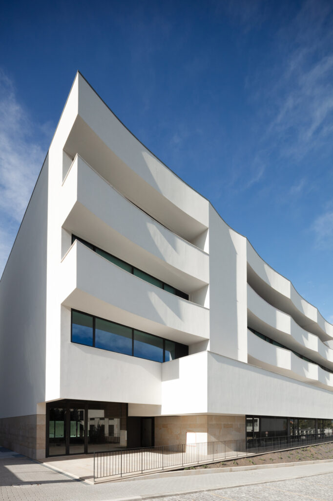 Aurora 10 Building / Atelier Tiago Do Vale 26 Aurora 10 building / atelier tiago do vale