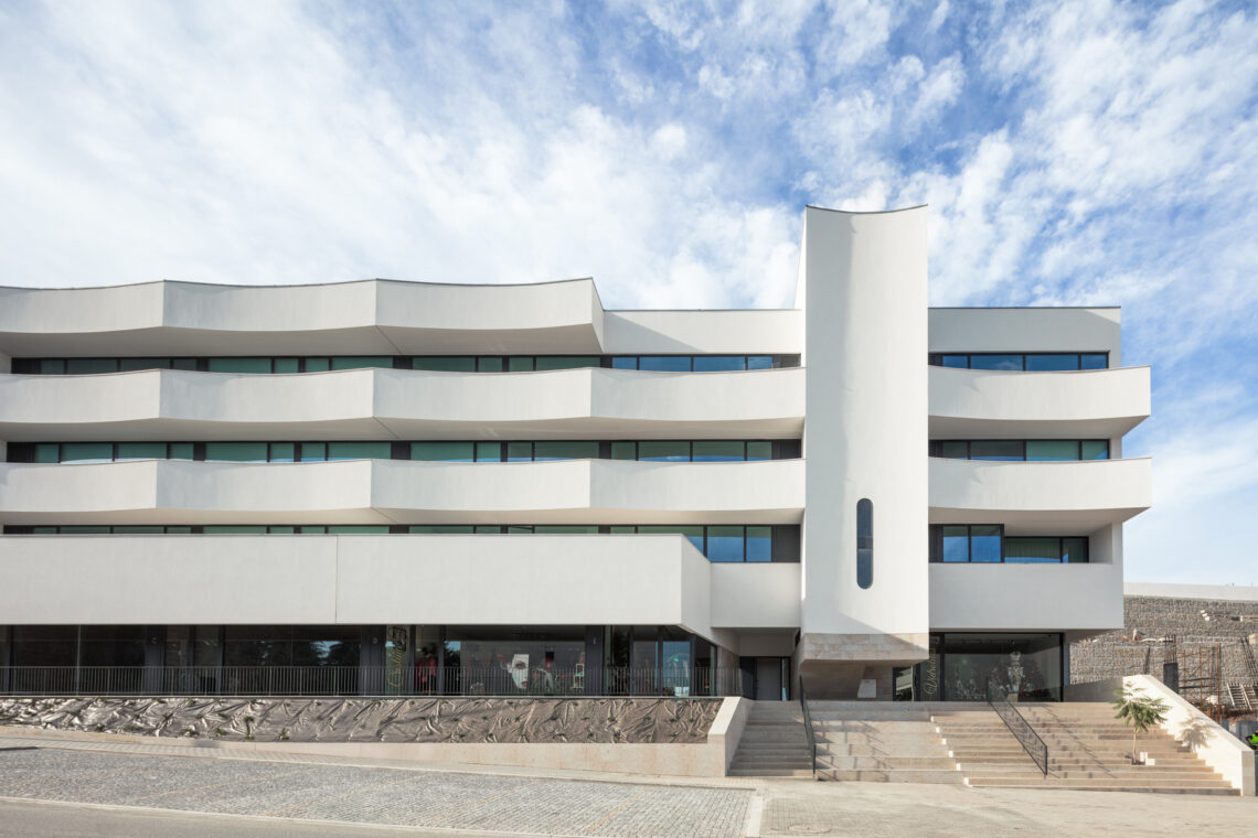 Aurora 10 Building / Atelier Tiago Do Vale 19 Aurora 10 building / atelier tiago do vale