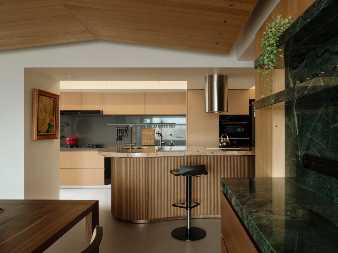 Sonic realm acoustic mansion / value works architects