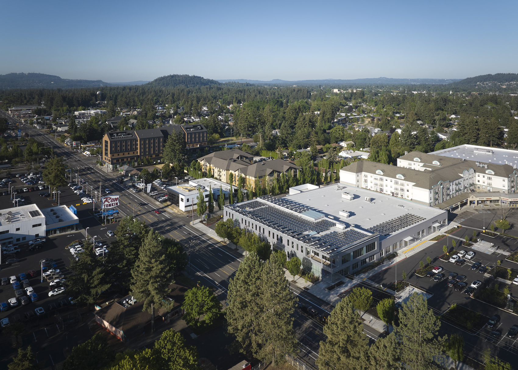 Mcl Operations Center_Aerial Context Multnomah county library operations center renovation & expansion / hennebery eddy architects
