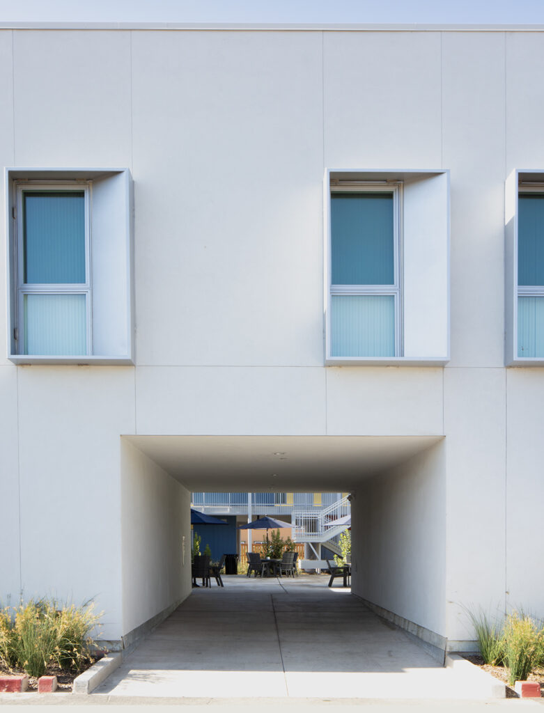 Northview Apartments / Brooks Scarpa Huber Architects 3 Northview apartments / brooks scarpa huber architects