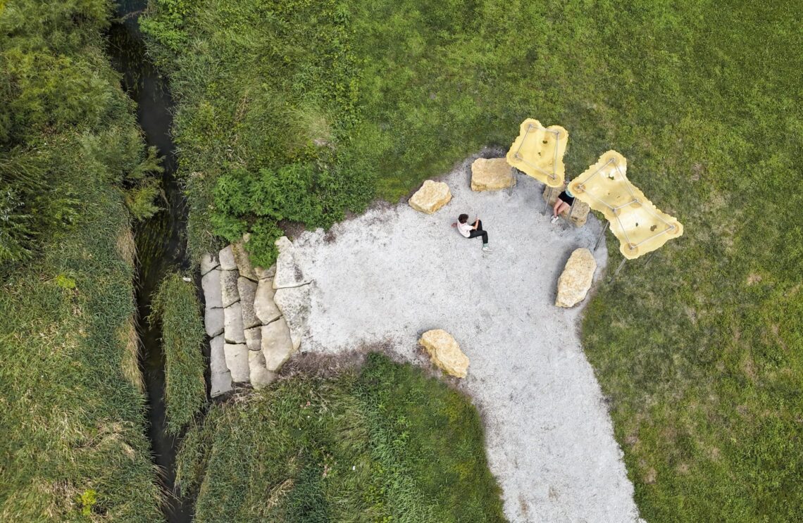 Puddle pavilion by i/thee turns algae bio-resin into public architecture along mud creek