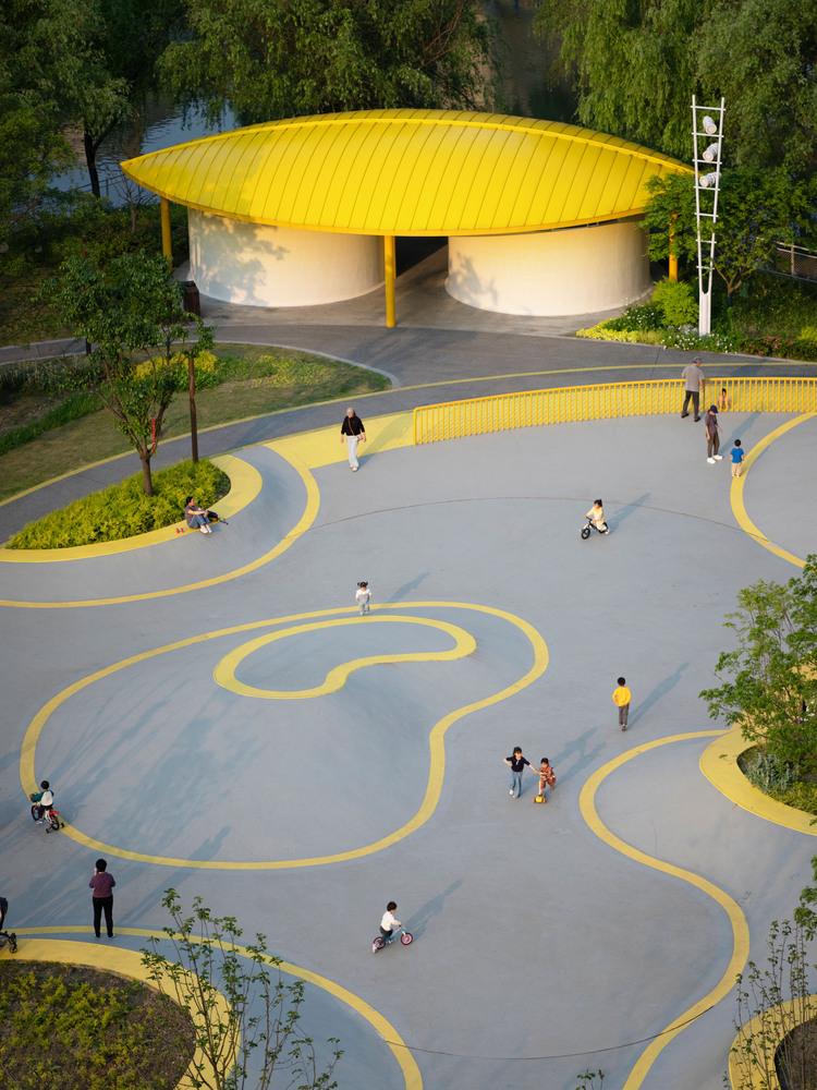 The orchestra park / soba