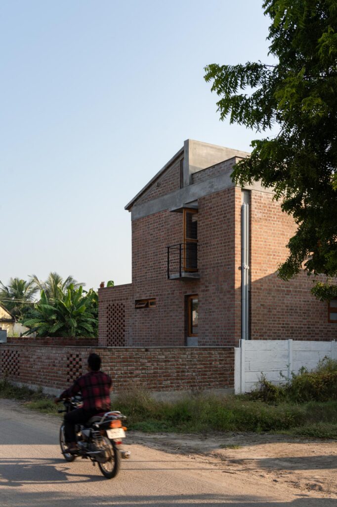 The Threshold House / Madras Spaces 14 The threshold house / madras spaces